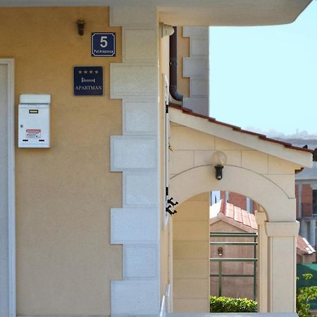 Apartmani Adela Solin Exteriör bild