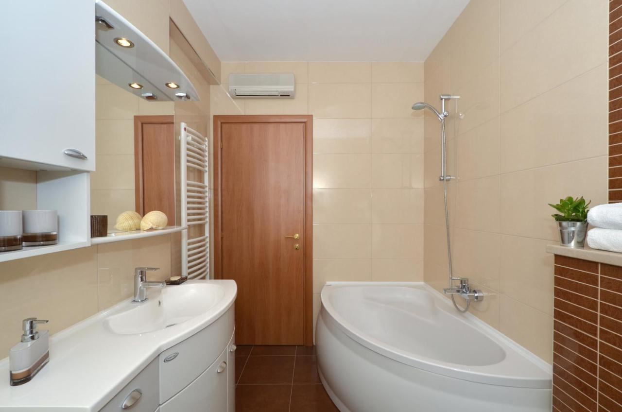 Apartmani Adela Solin Exteriör bild