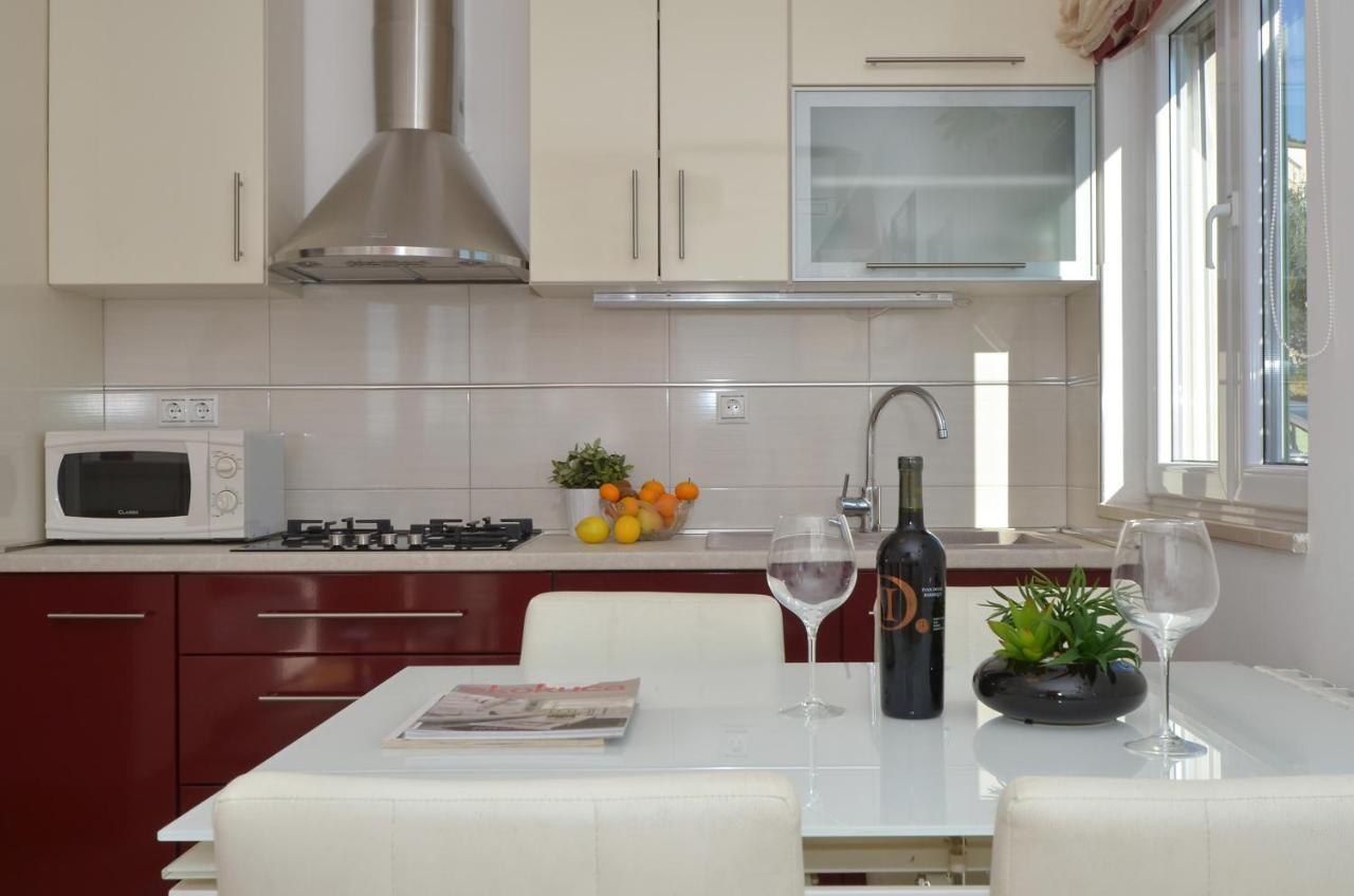 Apartmani Adela Solin Exteriör bild