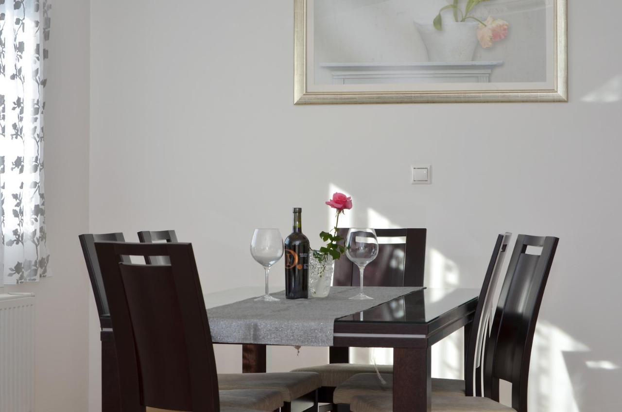Apartmani Adela Solin Exteriör bild