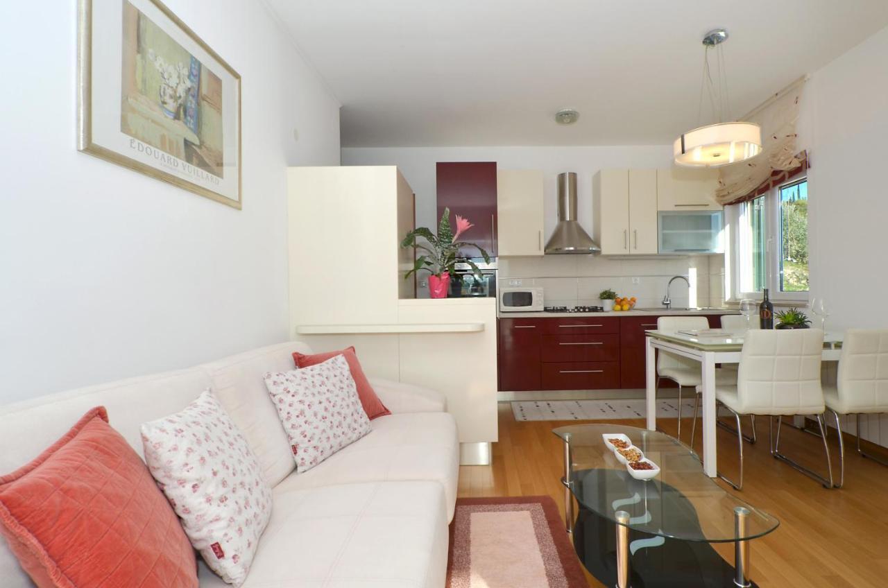 Apartmani Adela Solin Exteriör bild
