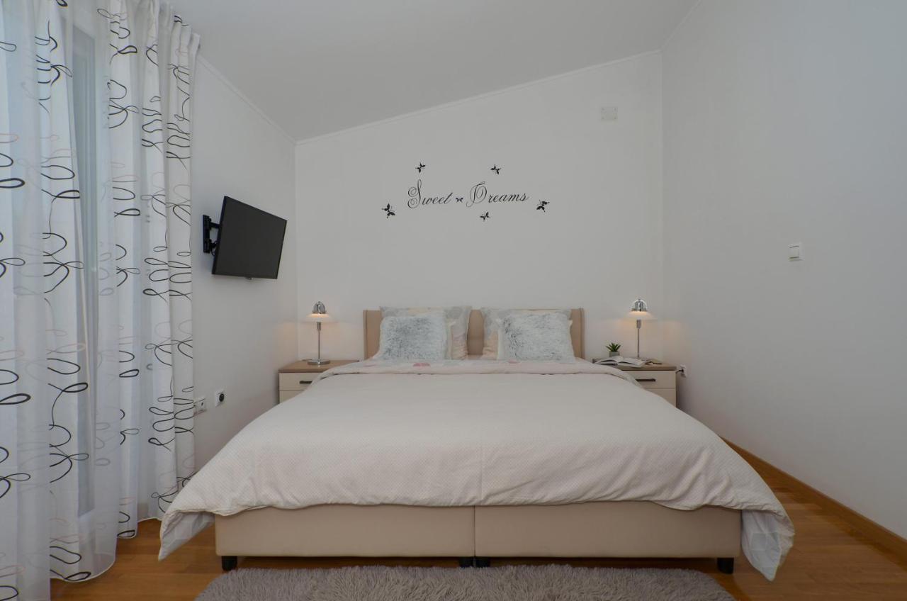 Apartmani Adela Solin Exteriör bild