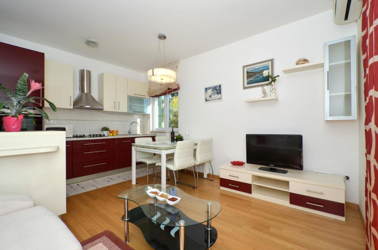 Apartmani Adela Solin Exteriör bild