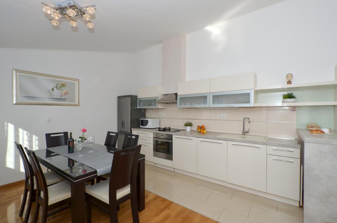 Apartmani Adela Solin Exteriör bild