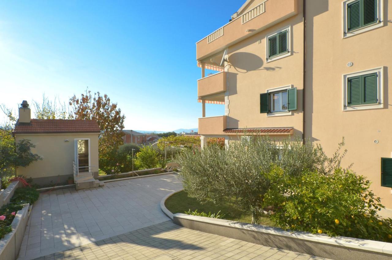 Apartmani Adela Solin Exteriör bild