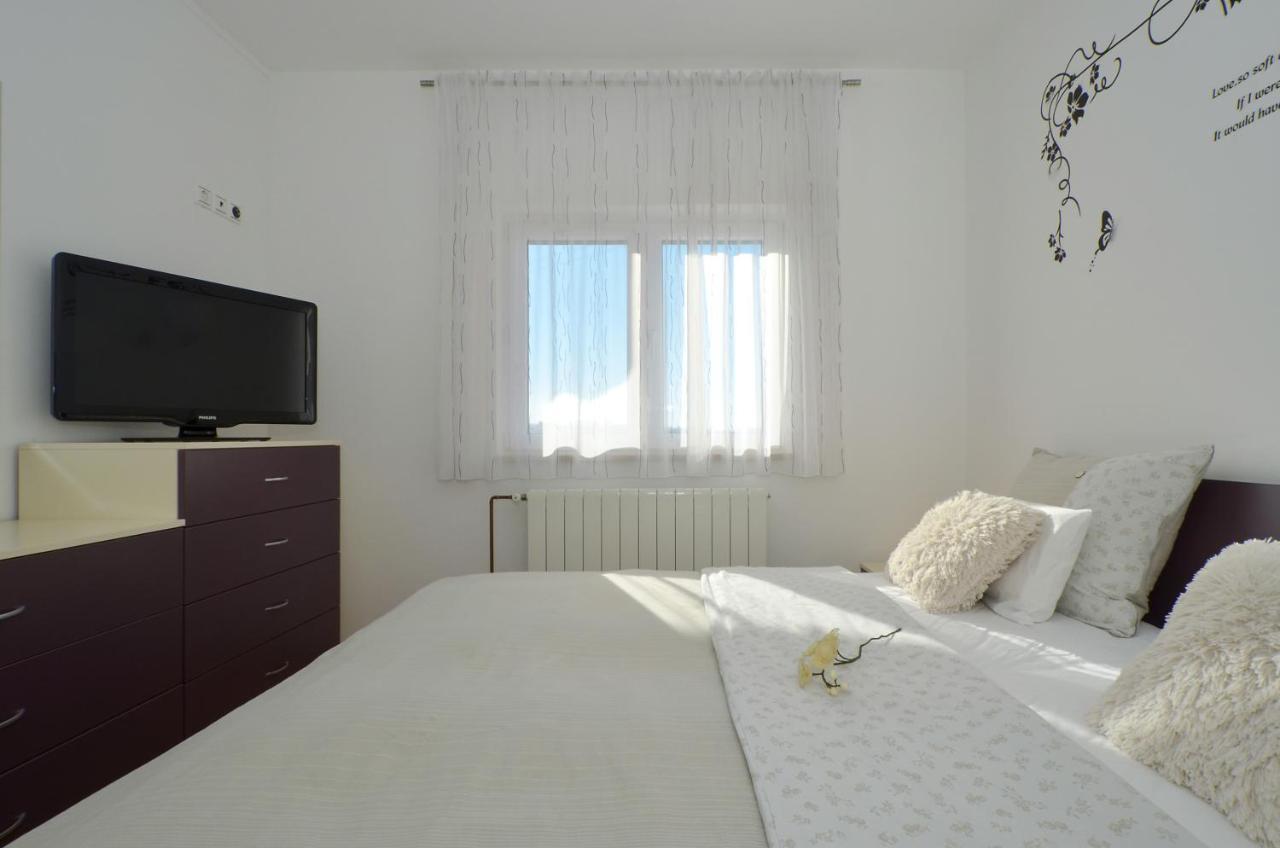 Apartmani Adela Solin Exteriör bild