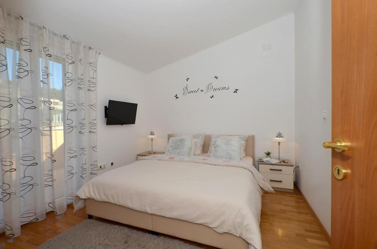 Apartmani Adela Solin Exteriör bild