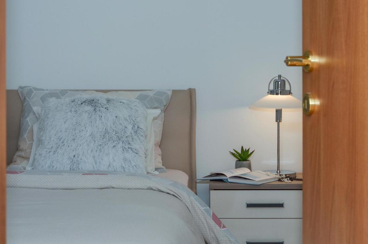 Apartmani Adela Solin Exteriör bild