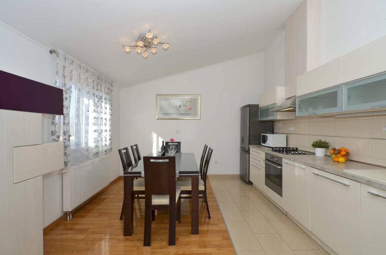 Apartmani Adela Solin Exteriör bild