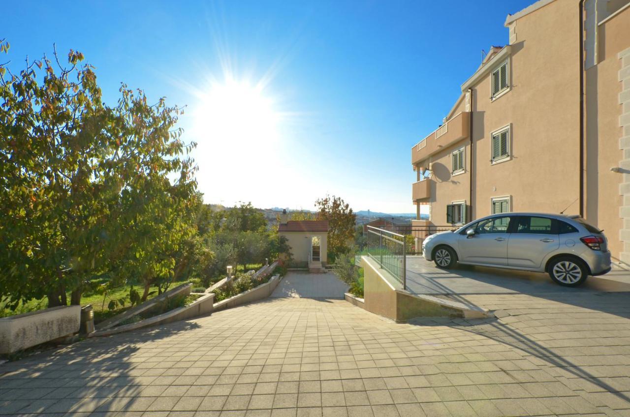 Apartmani Adela Solin Exteriör bild