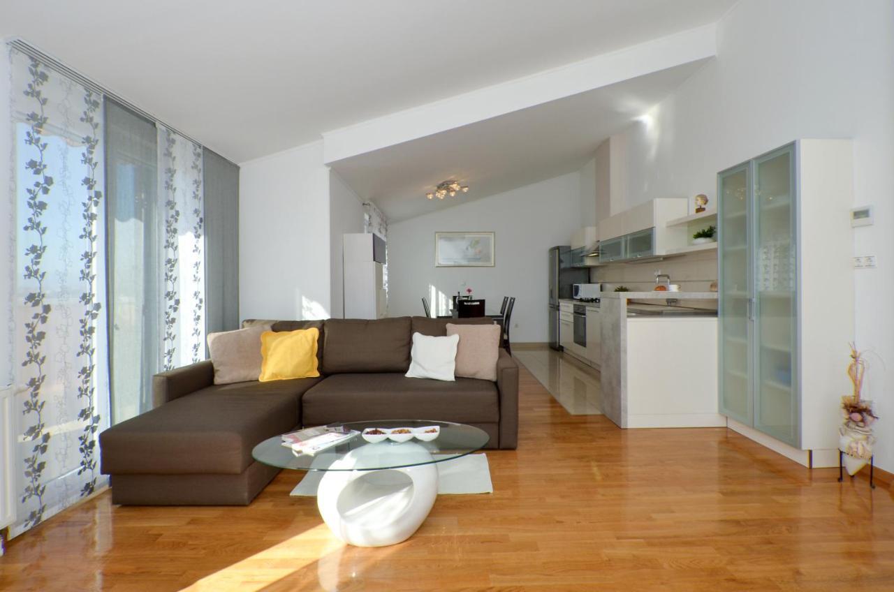 Apartmani Adela Solin Exteriör bild